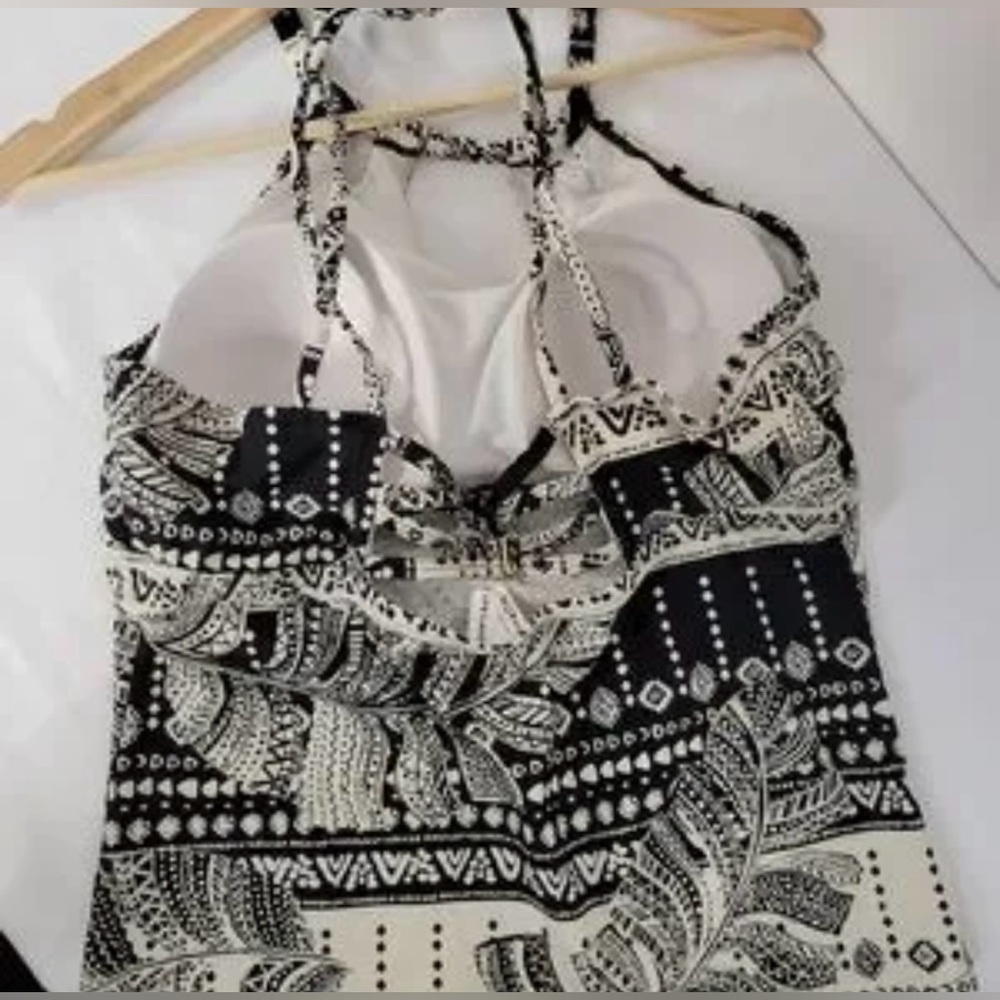 Black and White Patterned Top - Picture 10 of 12
